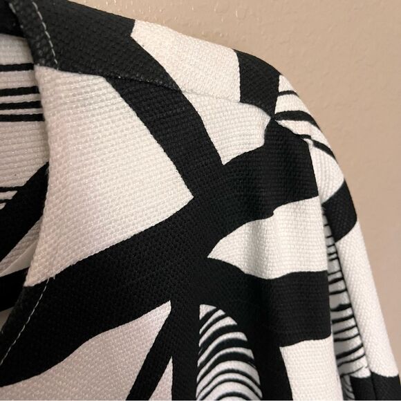 Chico's Black and White Open Front Abstract Blazer Jacket Lined Size 1 or Medium - Picture 5 of 9